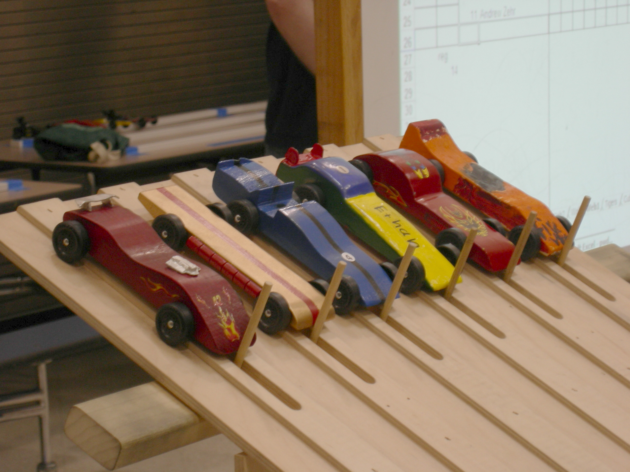 Pinewood_derby_cars_02A